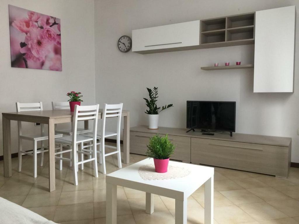 La Casa Di Clara Ombrellone Con 2 Lettini Al Lido San Giuliano Gratis E Parcheggio Privato Gratis * Rimini